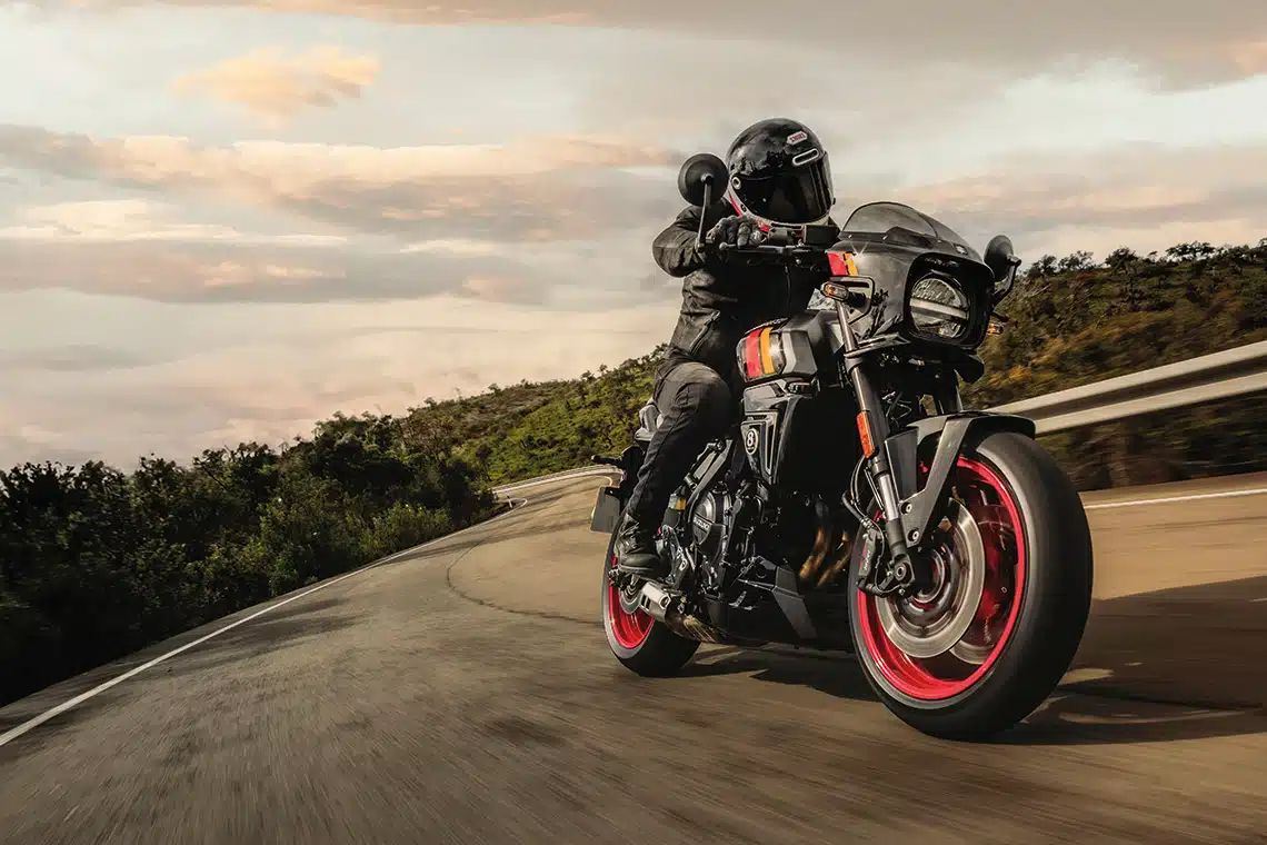 Suzuki GSX-8TT 2025 en action
