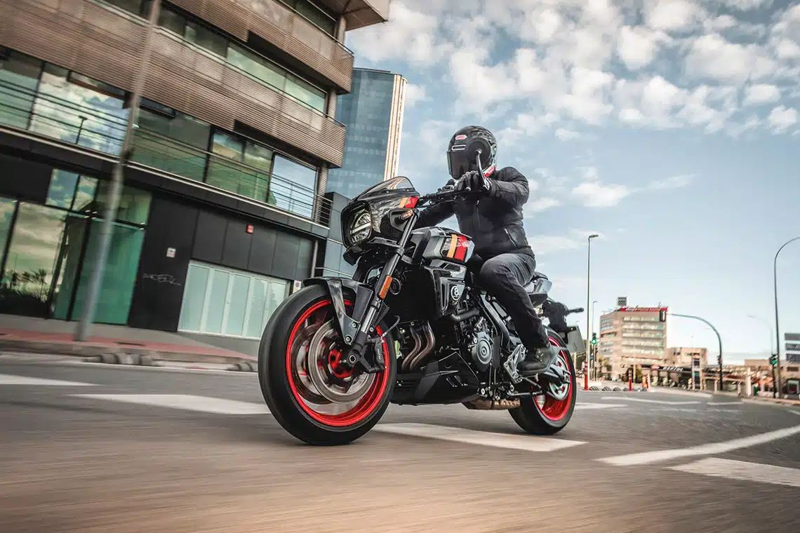 Suzuki GSX-8TT 2025 vue avant gauche
