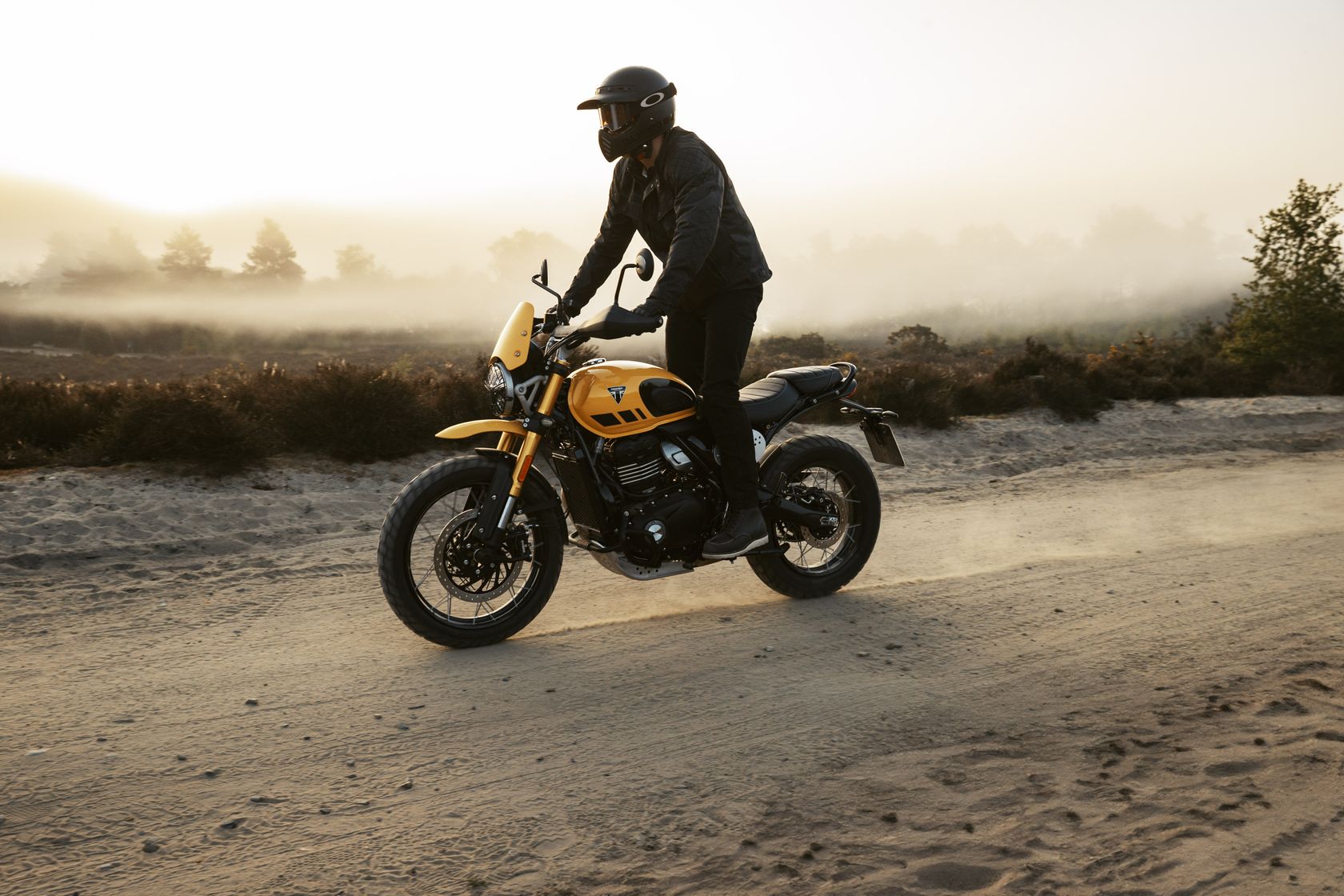 Triumph Scrambler 400 XC 2025 en action