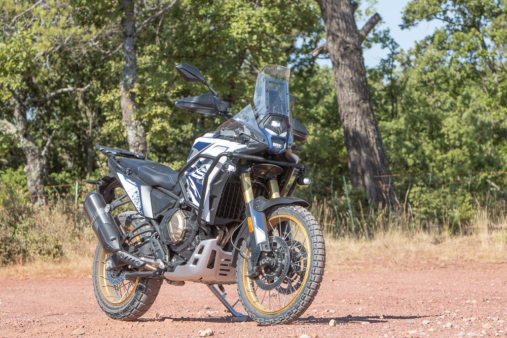 Voge DS800X Rally 2025 vue avant droit