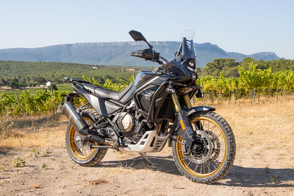 Voge DS800X Rally 2025 en statique