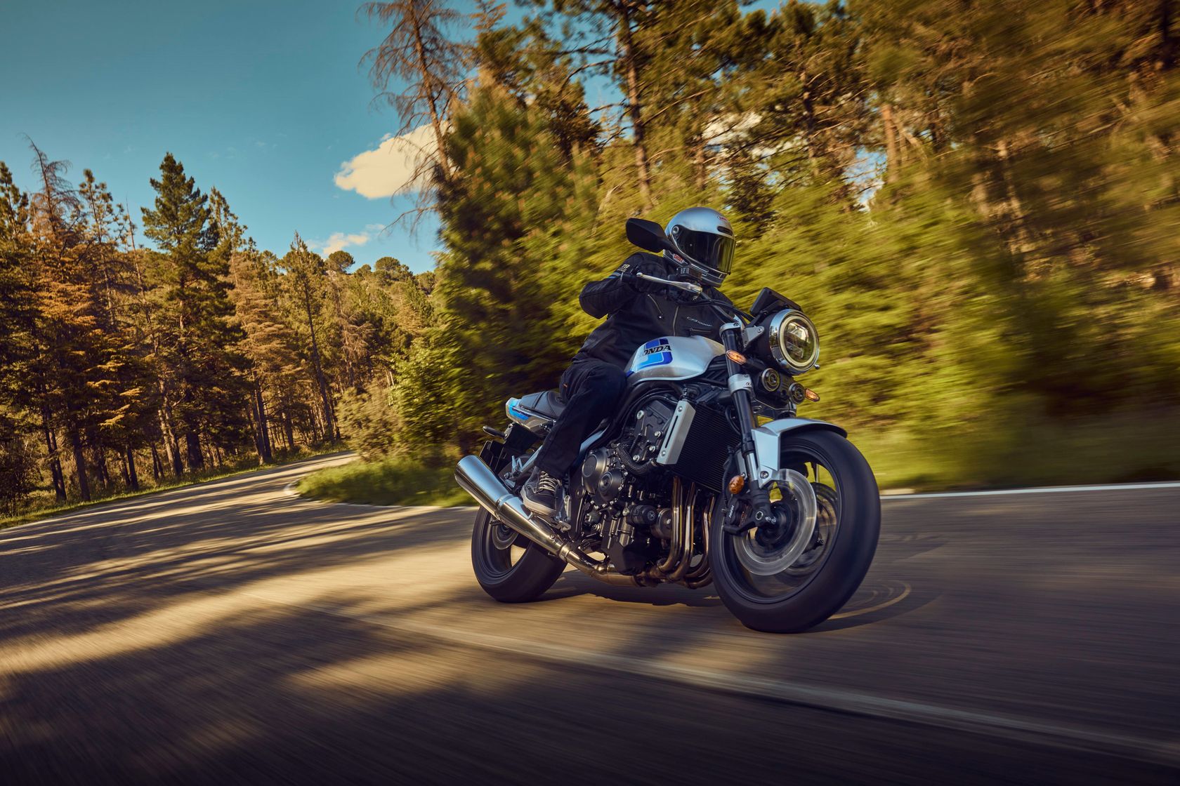 Honda CB1000F 2026 en action