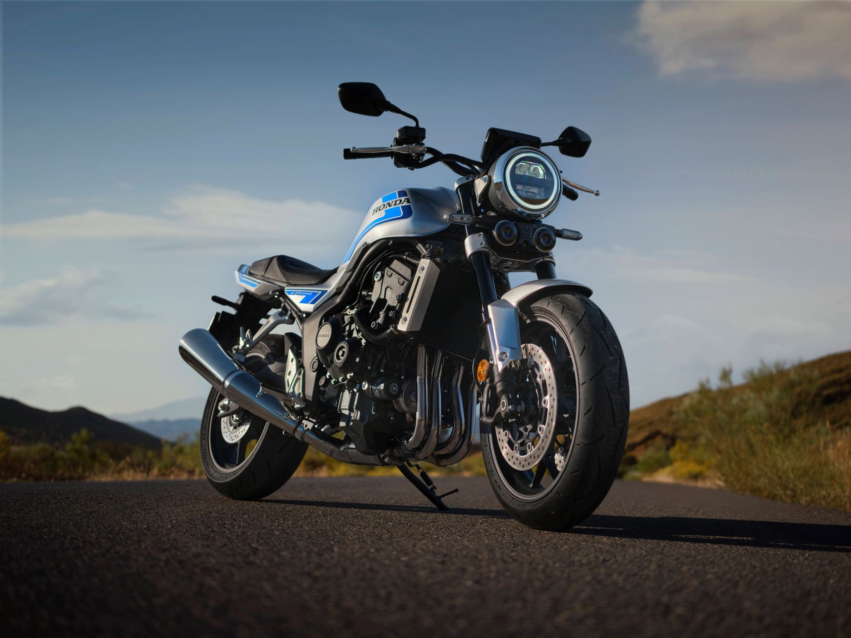 Honda CB1000F 2026 vue avant droit