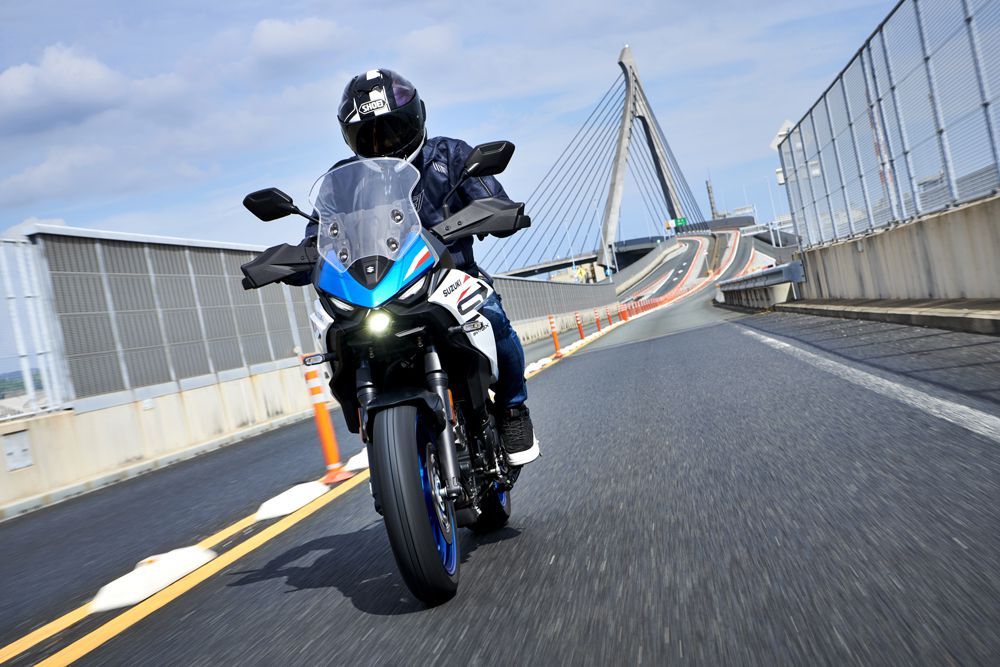 Suzuki SV-7 GX 2026 vue de face Suzuki SV-7 GX 2026 vue de face