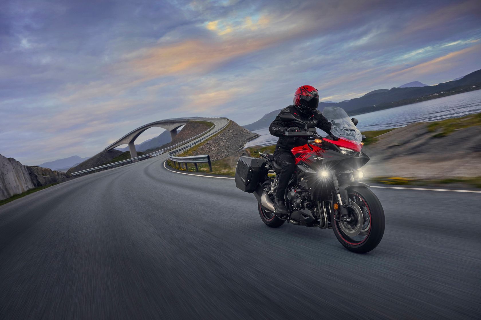 Honda CB1000GT 2026 sur route