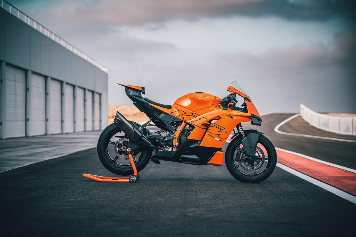 KTM 990 RC R 2026 vue de profil