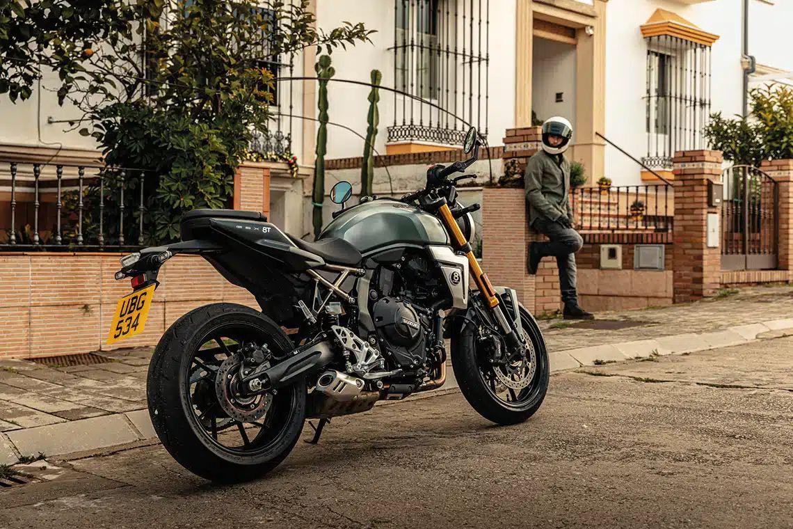 Suzuki GSX-8T 2026 vue arrière Suzuki GSX-8T 2026 vue arrière