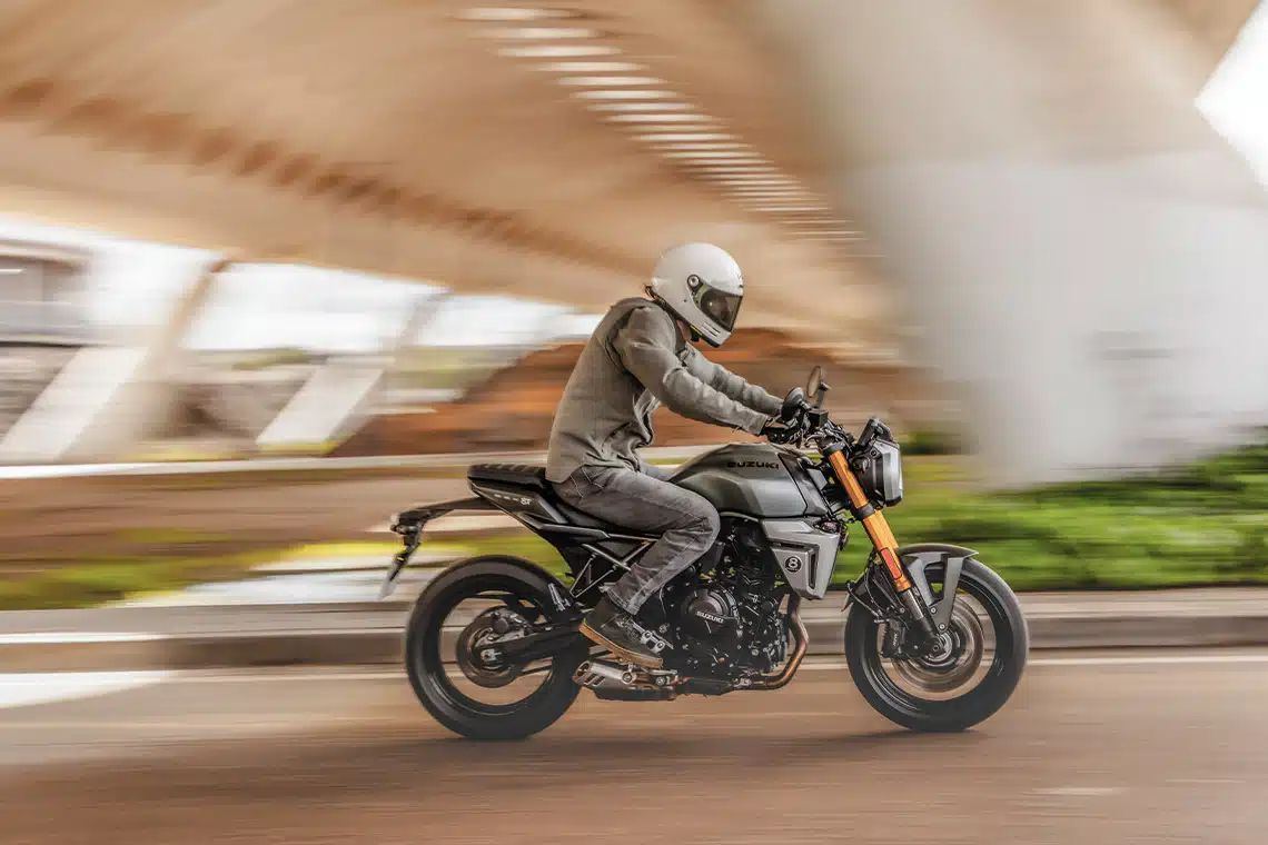 Suzuki GSX-8T 2026 sur route Suzuki GSX-8T 2026 sur route