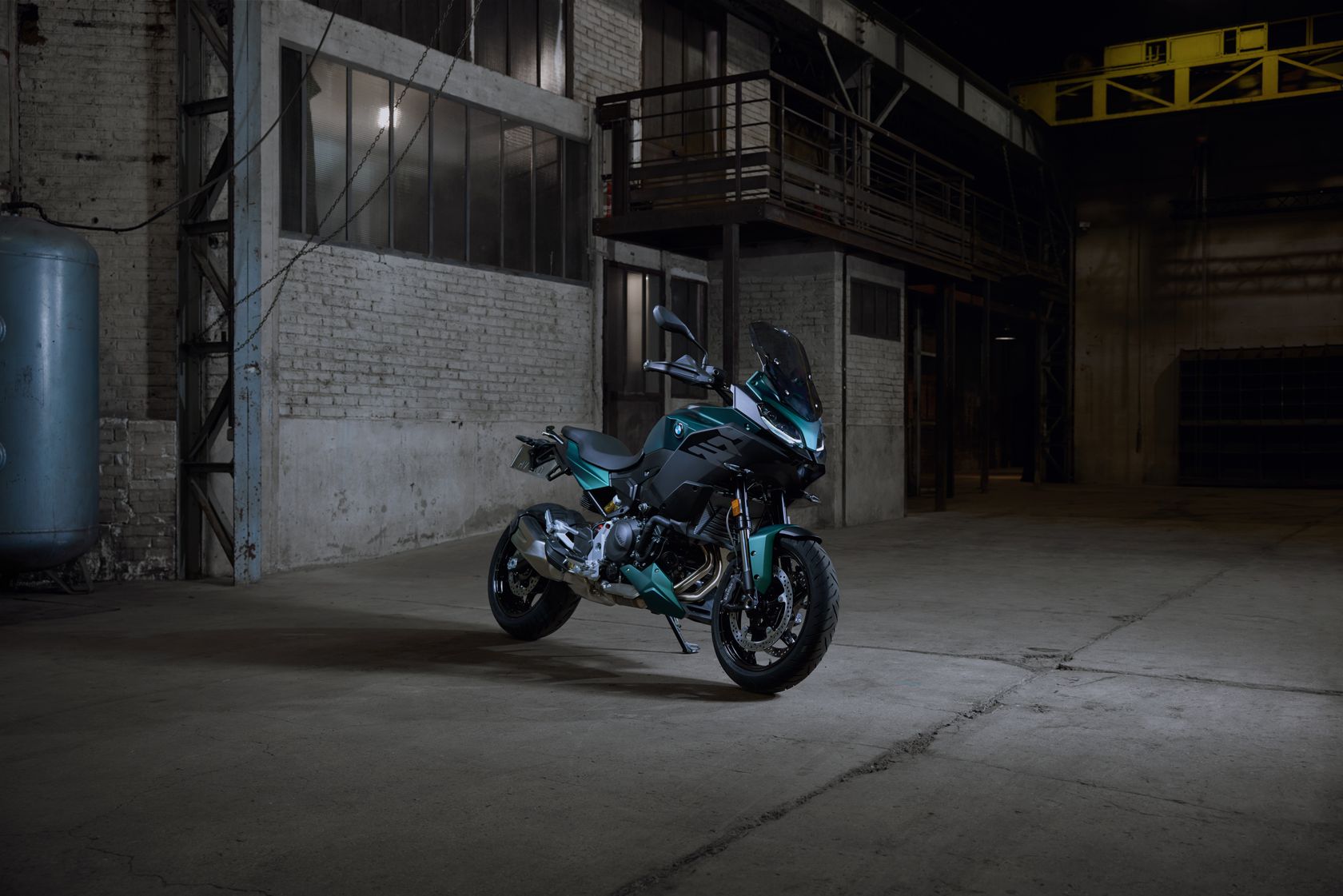 BMW F 900 XR 2026 édition spéciale vue avant droit BMW F 900 XR 2026 édition spéciale vue avant droit