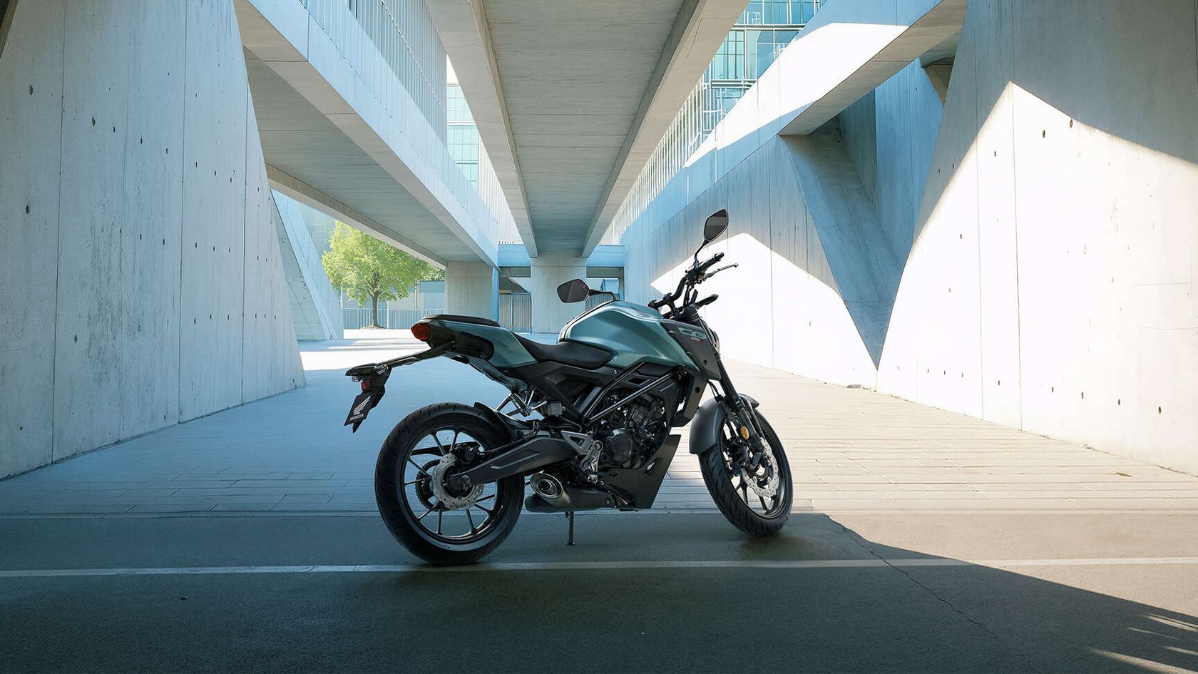 Honda CB125R 2026 coloris Zefiro Blue Metallic