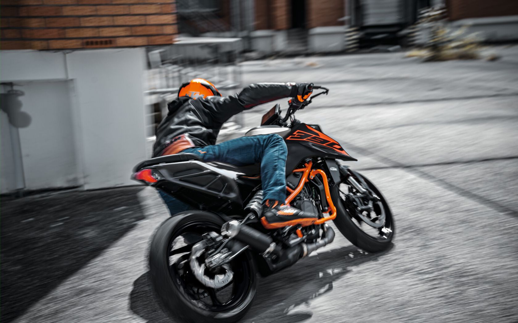 KTM 390 Duke 2026 sur l'angle