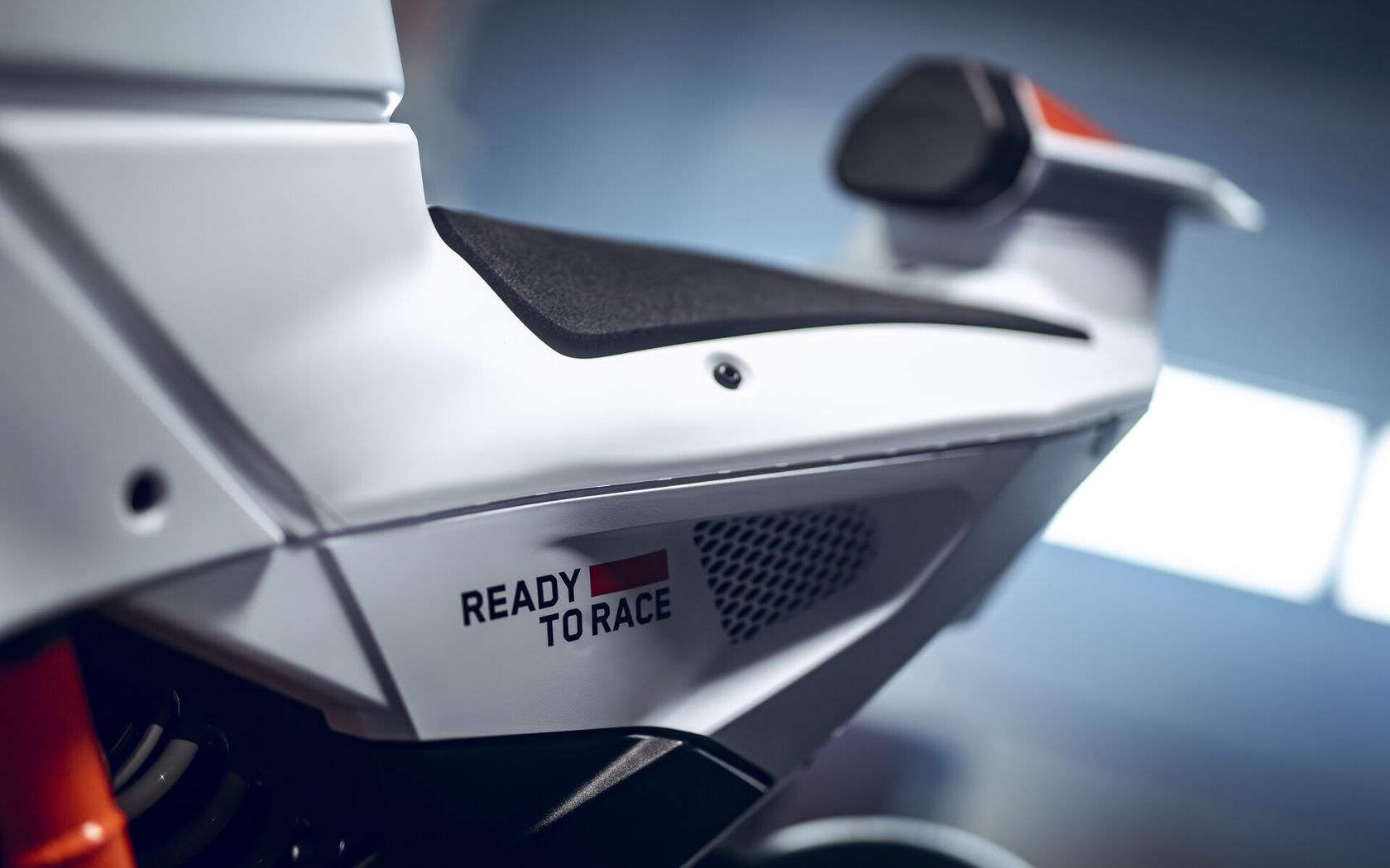 Coque arrière KTM 990 RC R Track 2026 Coque arrière KTM 990 RC R Track 2026