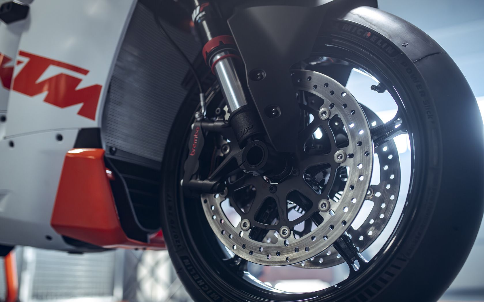 Train avant KTM 990 RC R Track 2026 Train avant KTM 990 RC R Track 2026