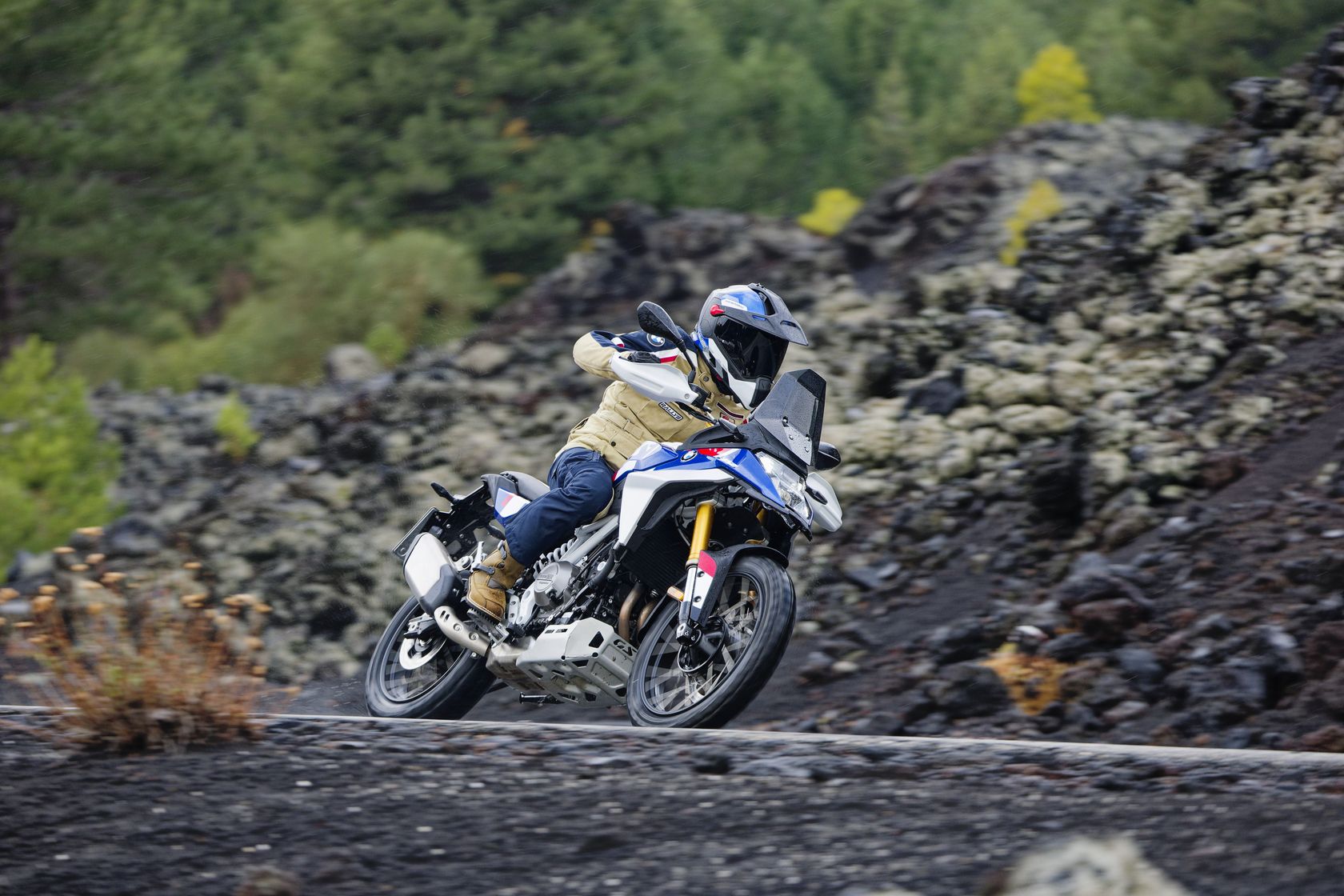BMW F 450 GS 2026 en action