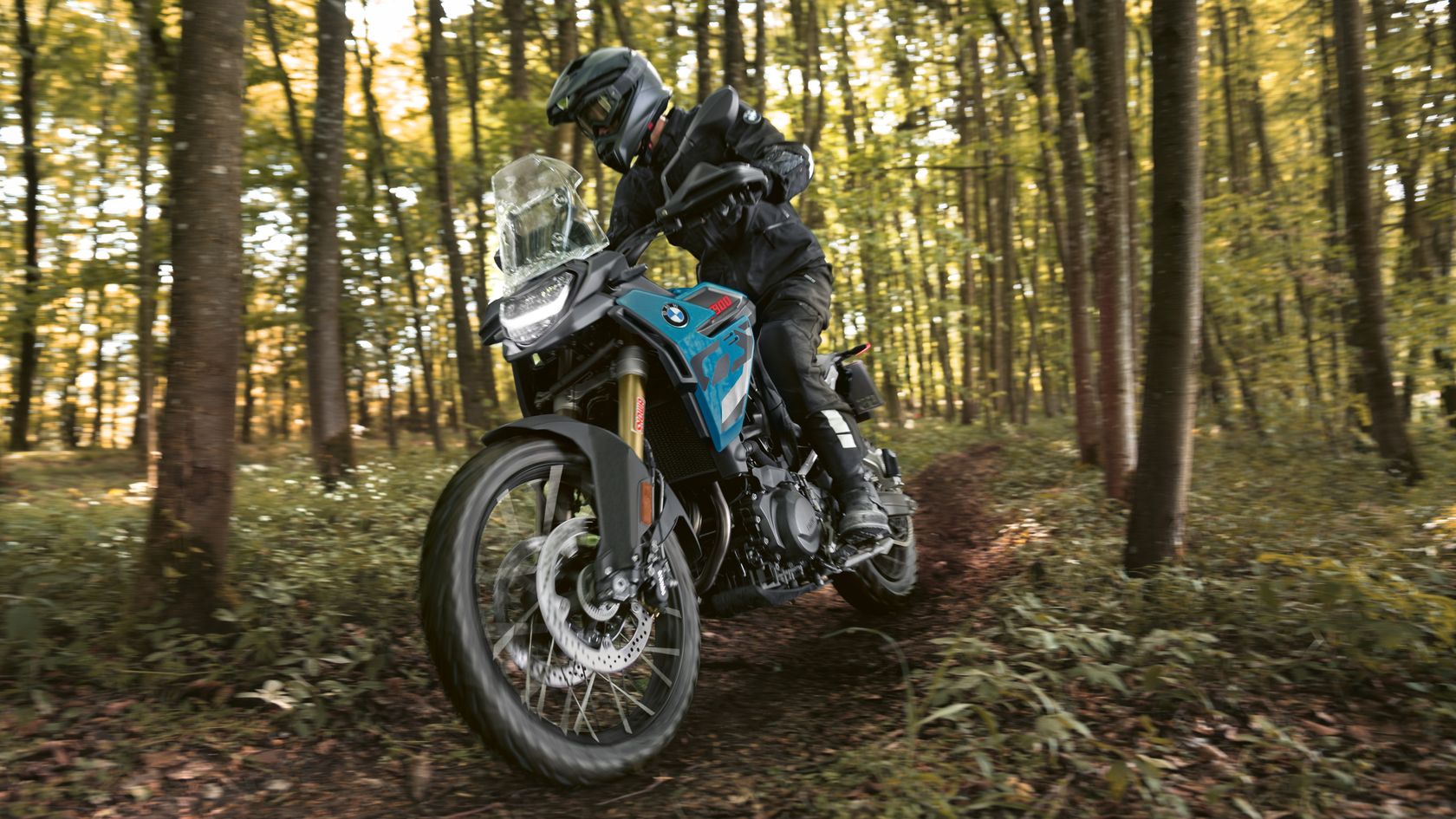 BMW F 900 GS 2026 vue avant gauche BMW F 900 GS 2026 vue avant gauche