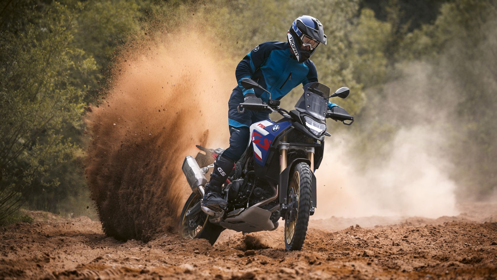 BMW F 900 GS 2026 sur terre BMW F 900 GS 2026 sur terre