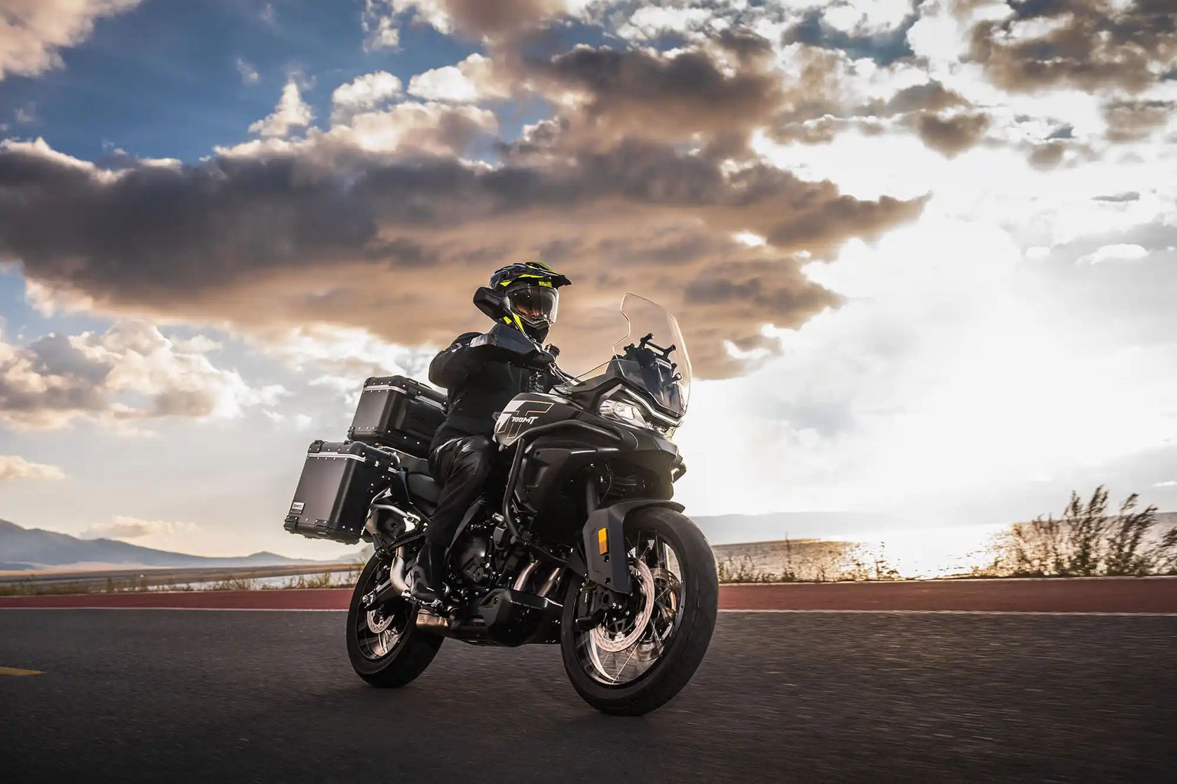 CFMoto 700MT 2026 vue avant droit