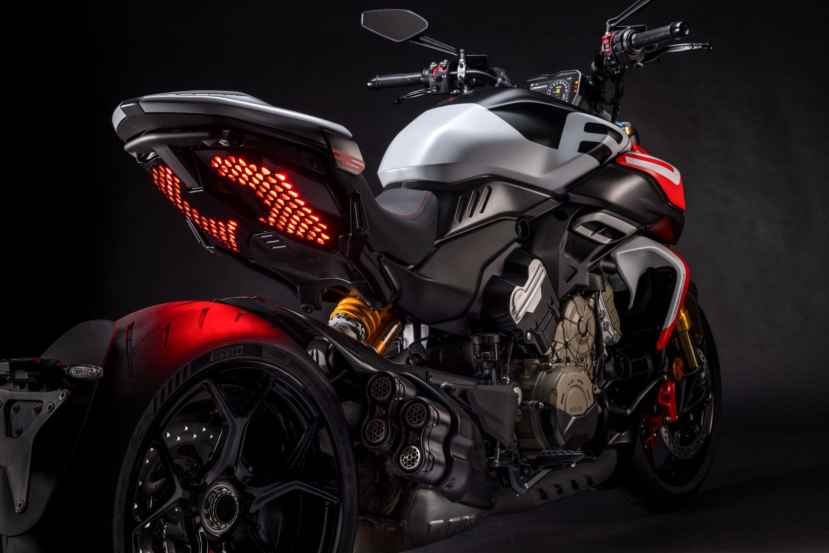 Feu arrière Ducati Diavel V4 RS 2026