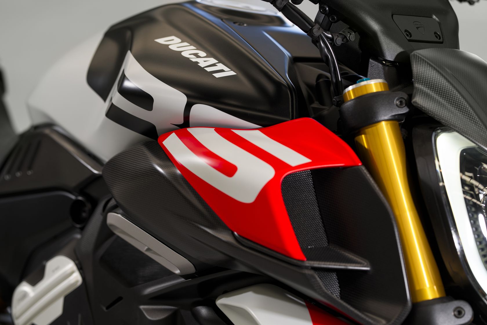 Ducati Diavel V4 RS 2026 en détail