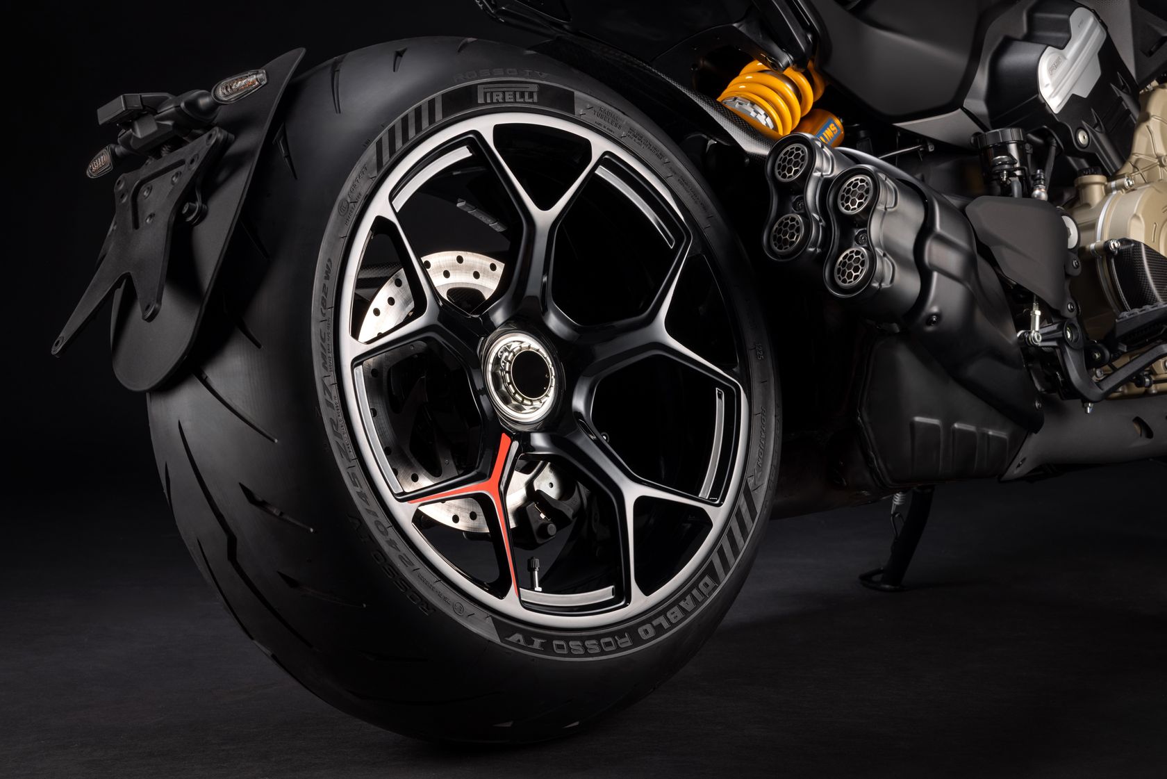 Roue arrière et échappement Ducati Diavel V4 RS 2026