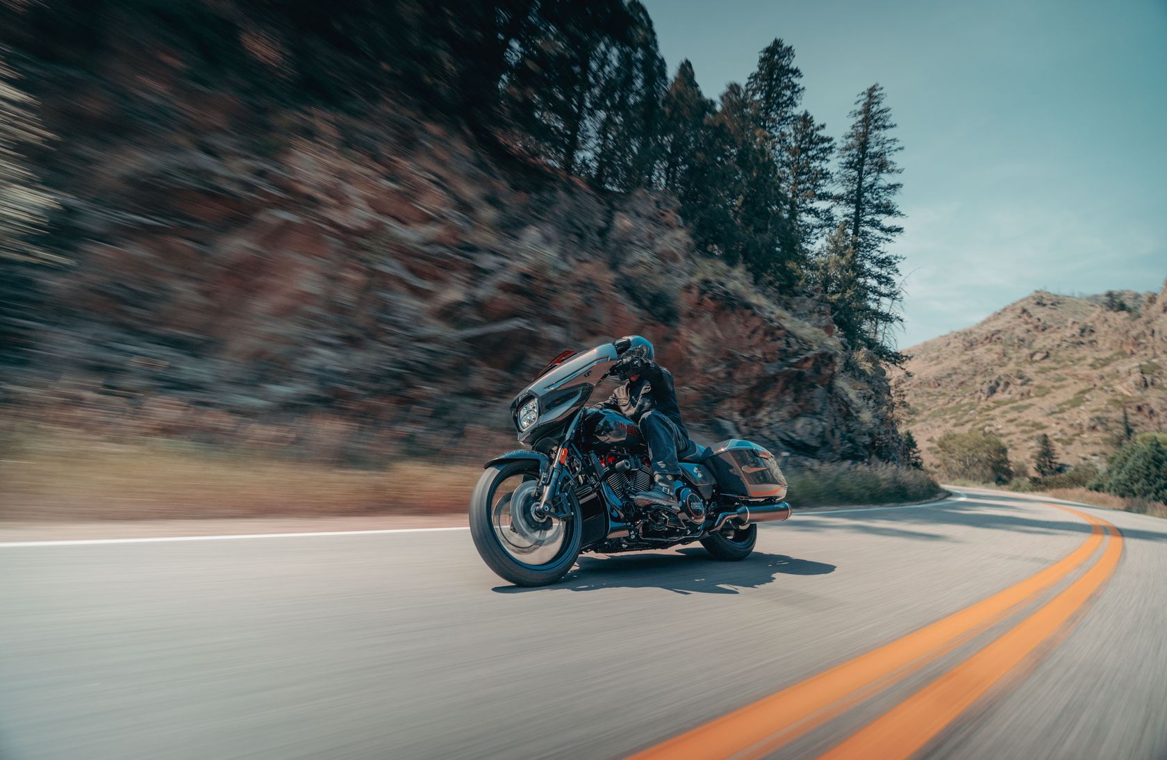 Harley CVO Street Glide ST 2026 en action