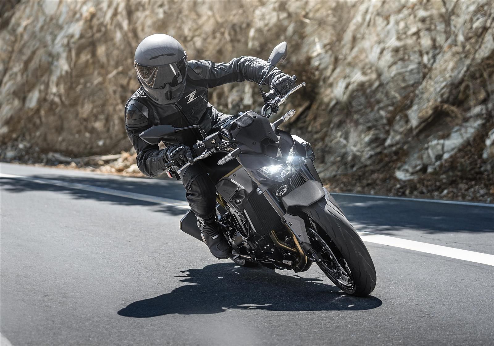 Kawasaki Z900 2026 en action