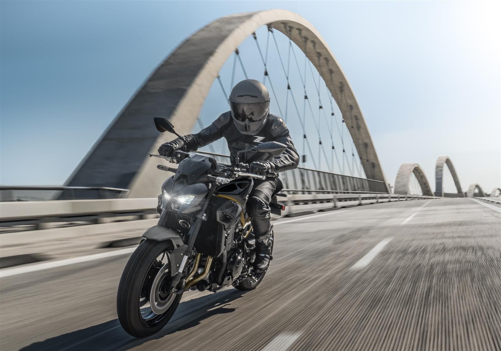 Kawasaki Z900 2026 vue avant gauche