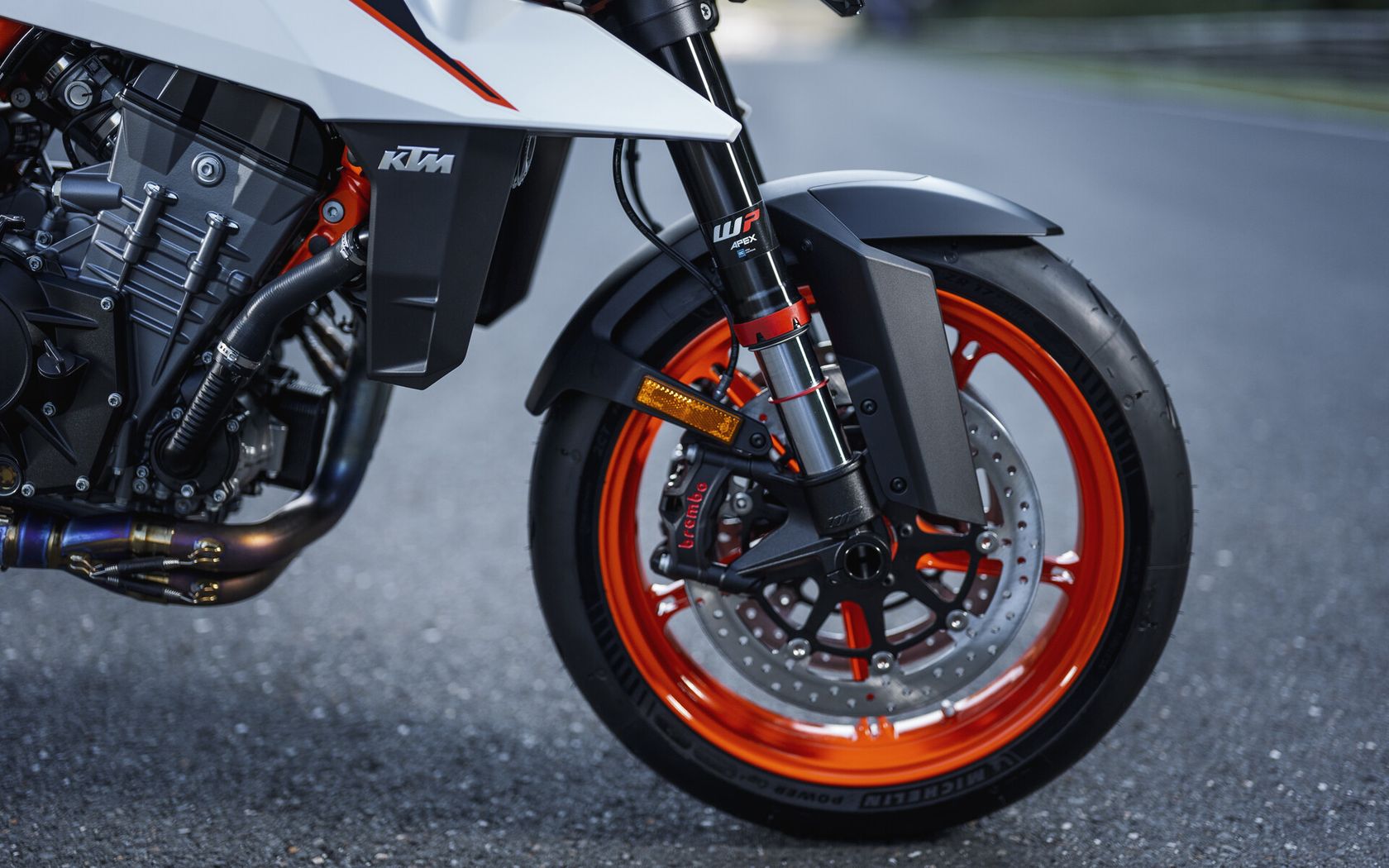 KTM 990 Duke R 2026 en détail