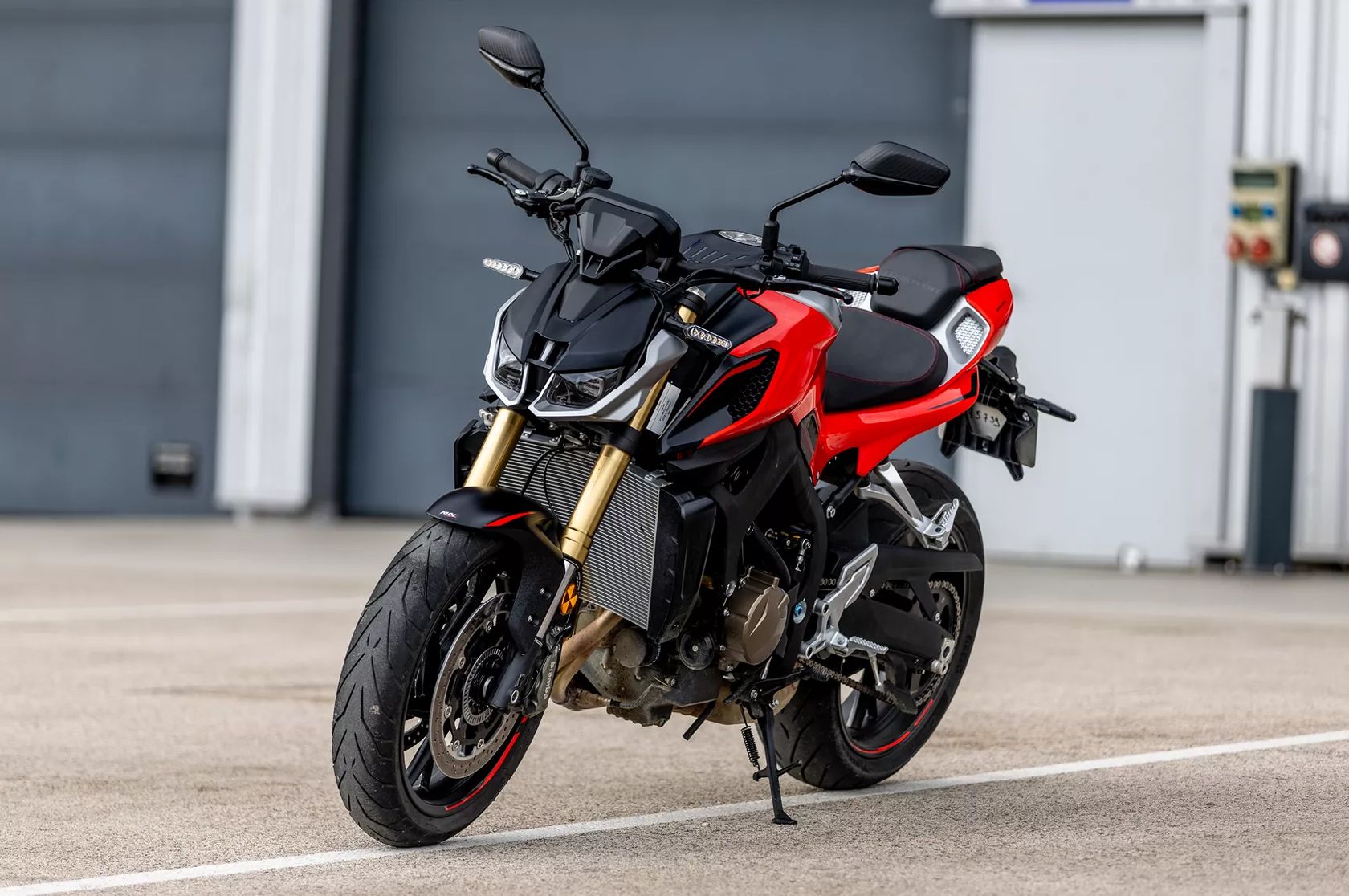 QJ Motor SRK 800 2026