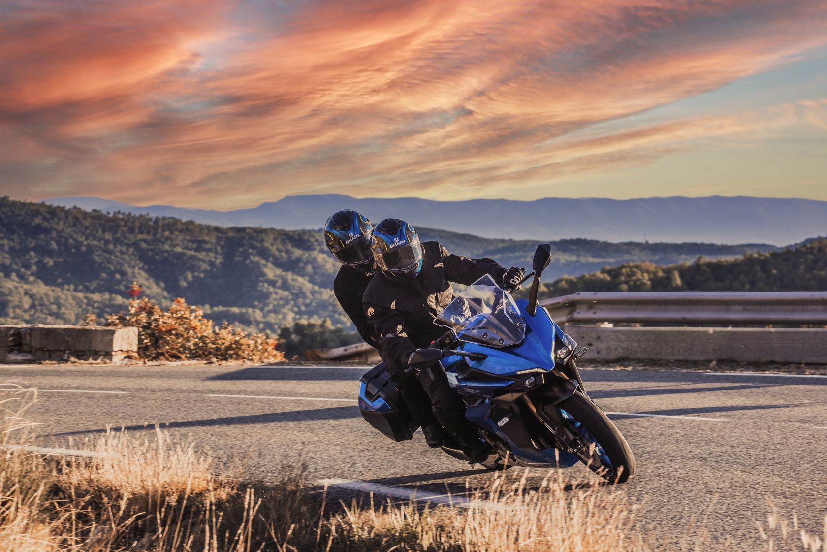 Suzuki GSX-S1000GT 2026 sur l'angle