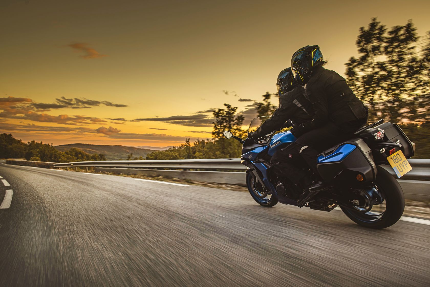 Suzuki GSX-S1000GT 2026 vue arrière