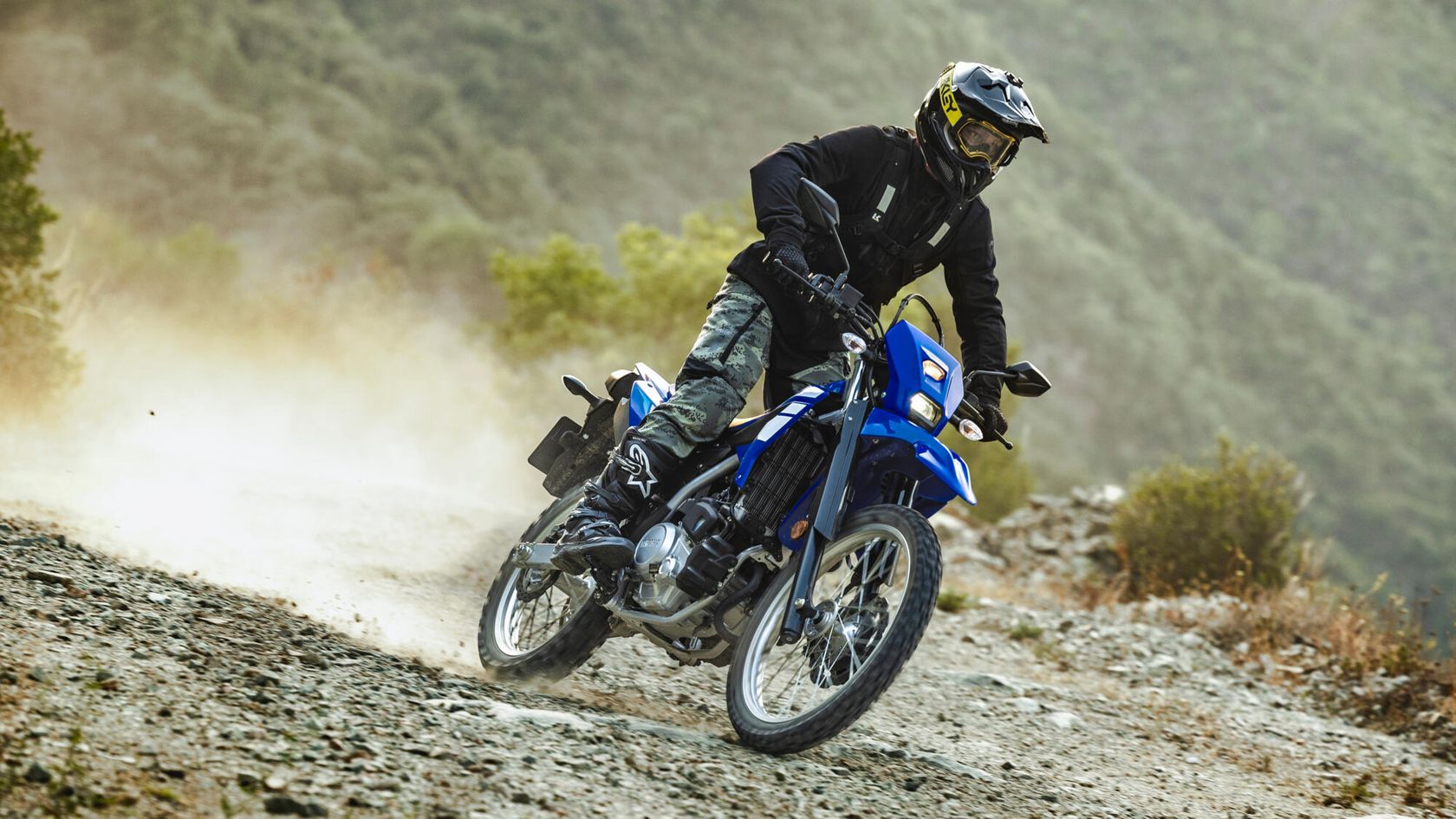 Yamaha WR125R 2026 en action