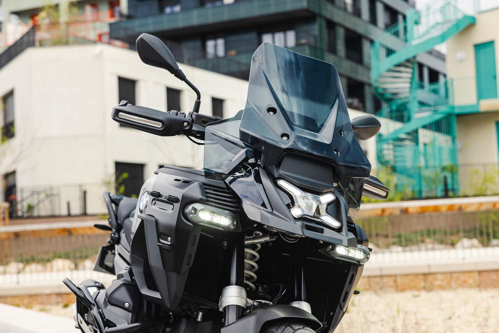 Face avant BMW R 1300 GSA Dark Edition 2026 Face avant BMW R 1300 GSA Dark Edition 2026