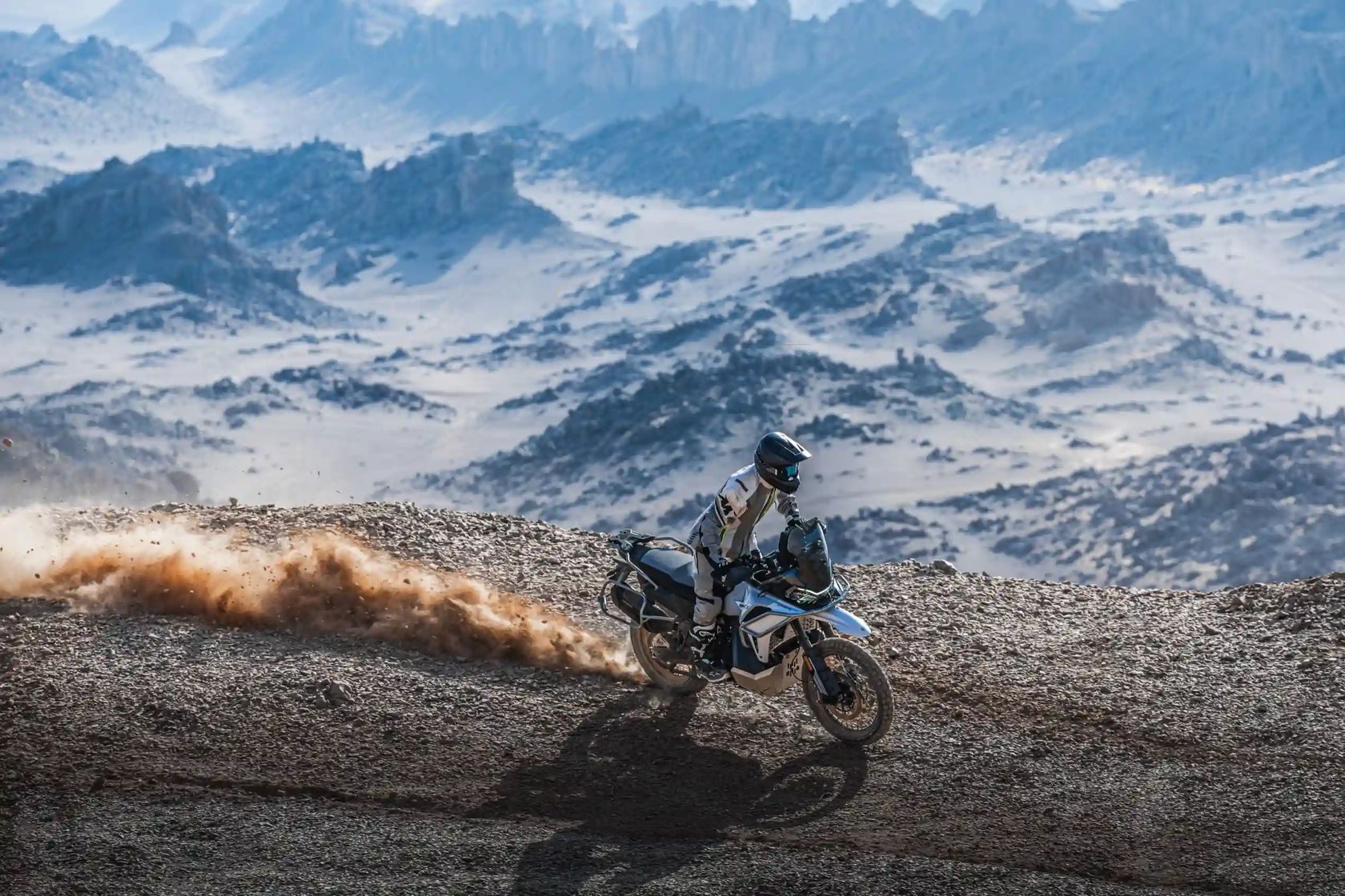 CFMoto 1000MT-X 2026 en action