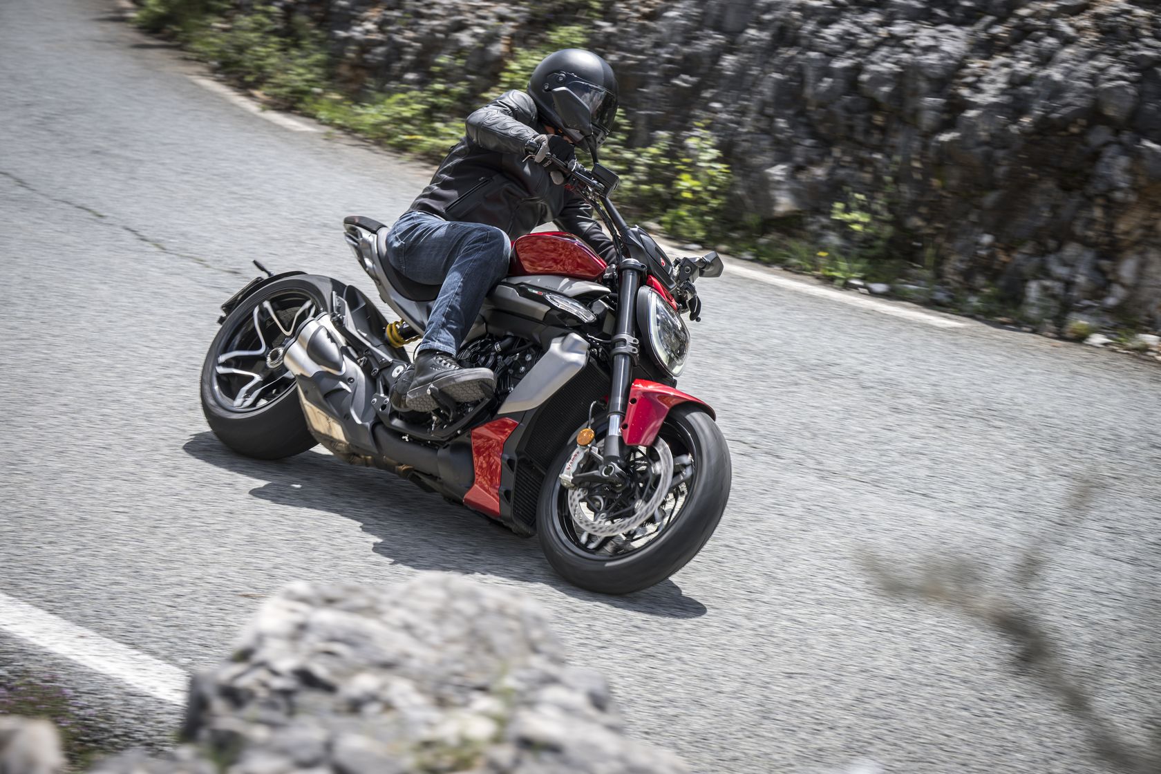 Ducati XDiavel V4 2026 en action