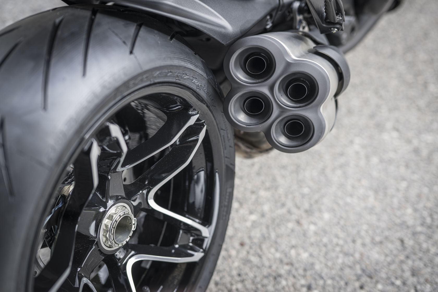 Echappement Ducati XDiavel V4 2026
