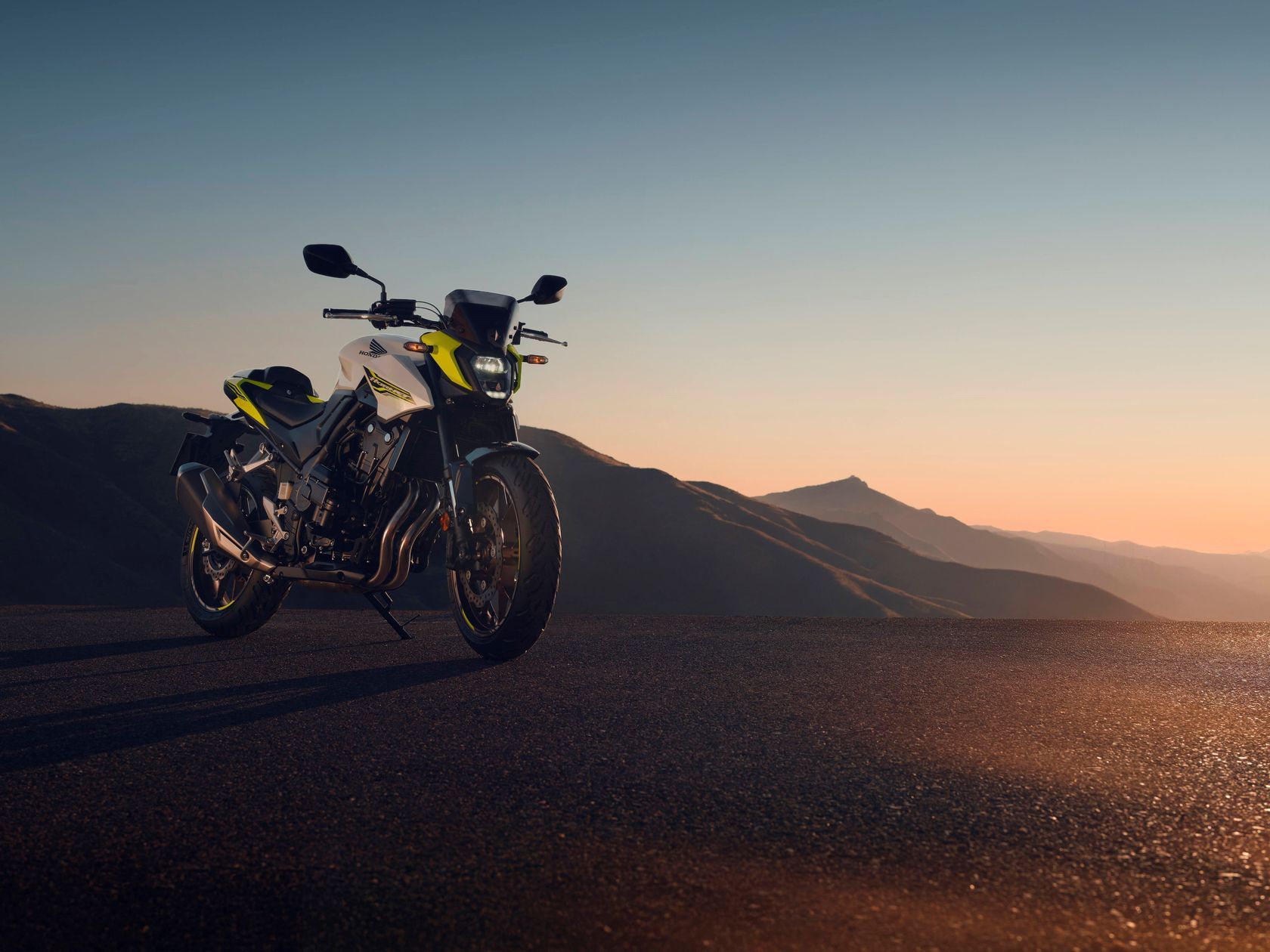 Honda CB500 Hornet 2026 vue avant droit