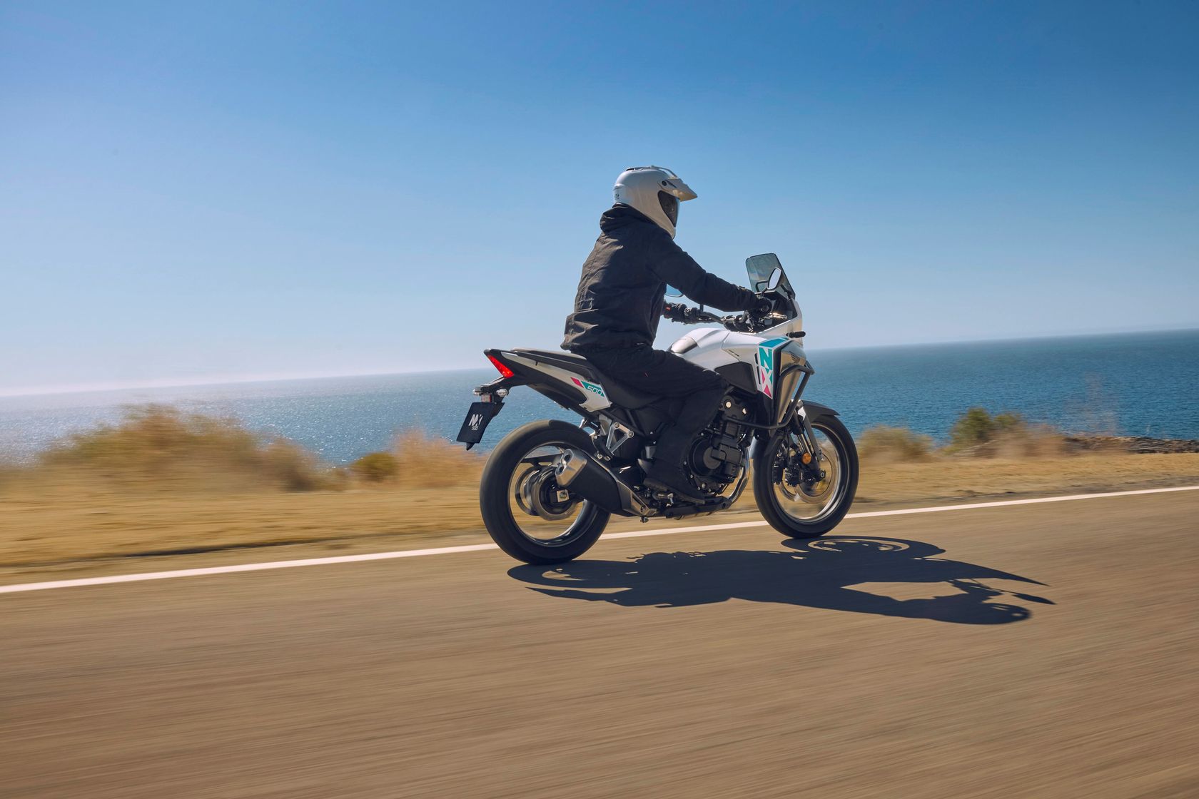 Honda NX500 2026 vue arrière droit