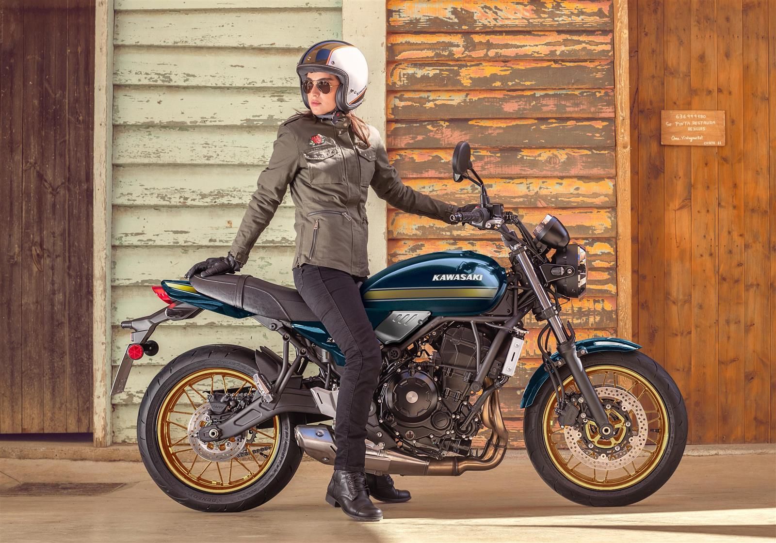 Kawasaki Z650RS 2026 vue de profil Kawasaki Z650RS 2026 vue de profil