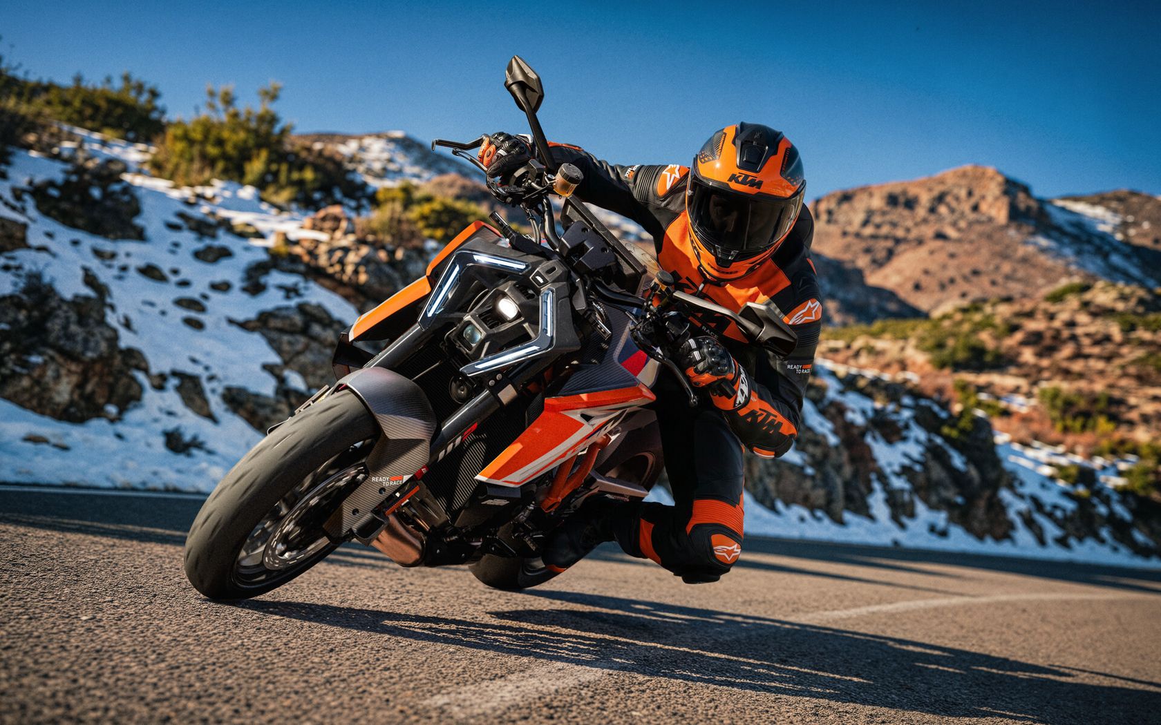KTM 1390 Super Duke RR 2026 en action