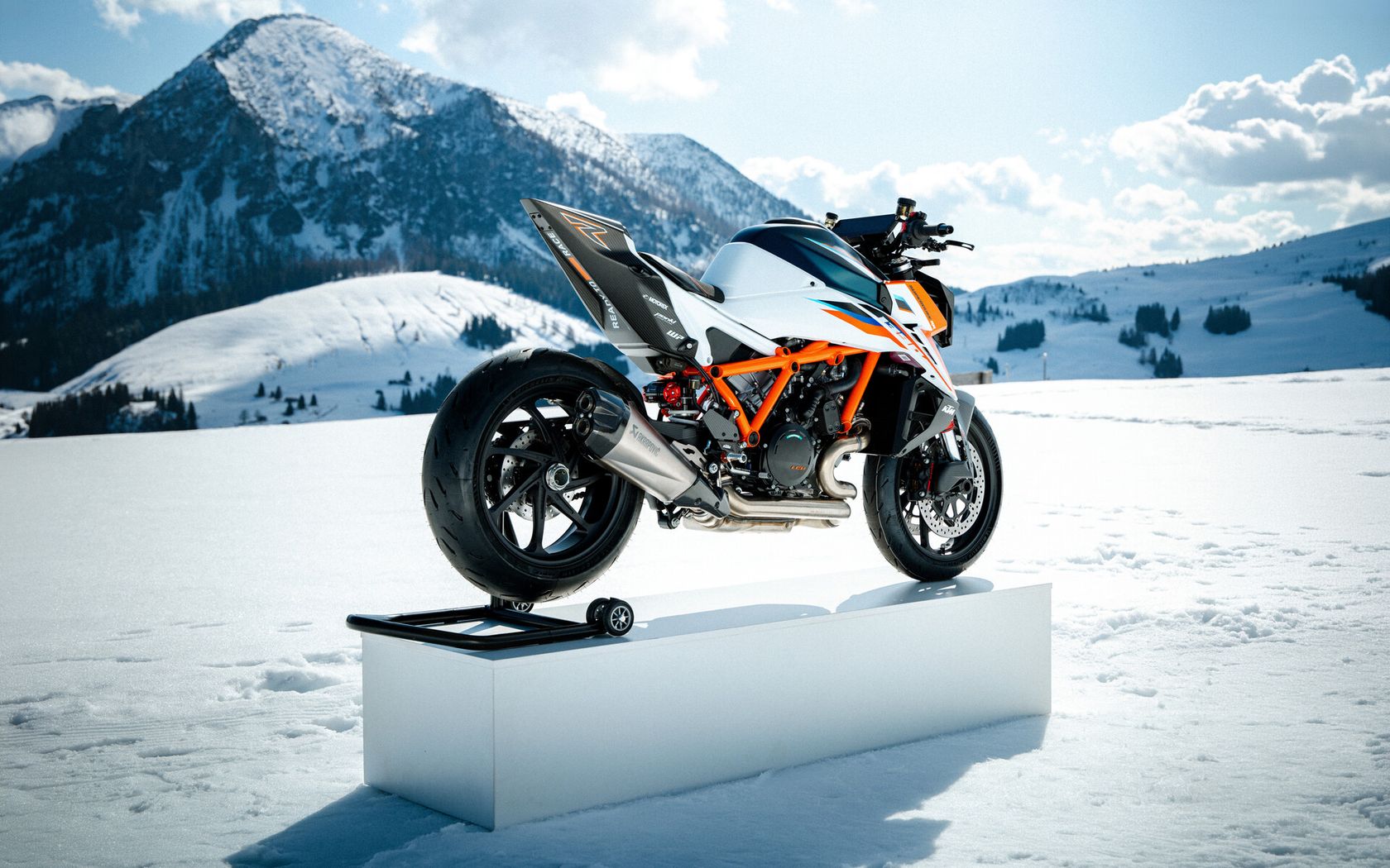 KTM 1390 Super Duke RR 2026 vue arrière droit