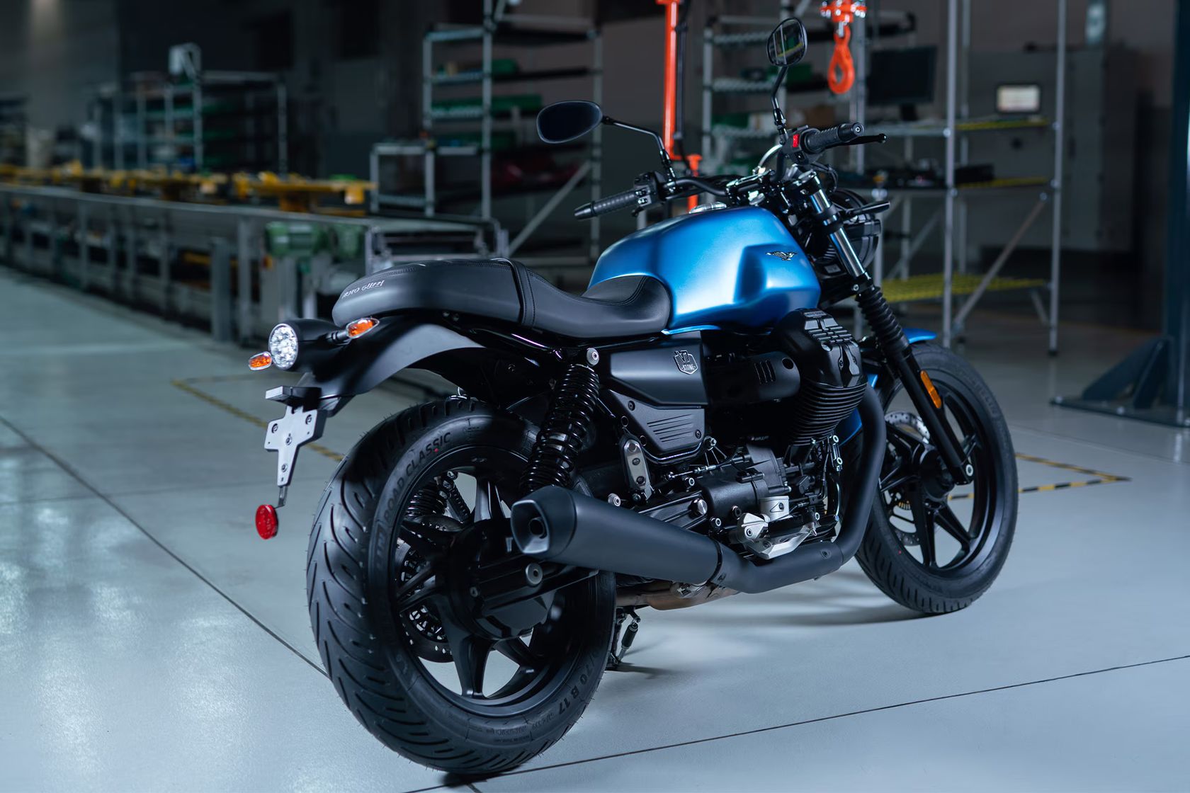 Moto Guzzi V7 Stone 2026 vue arrière droit