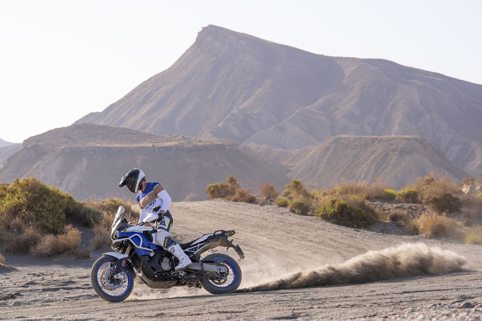 MV Agusta Enduro Veloce 2026 en tout-terrain MV Agusta Enduro Veloce 2026 en tout-terrain