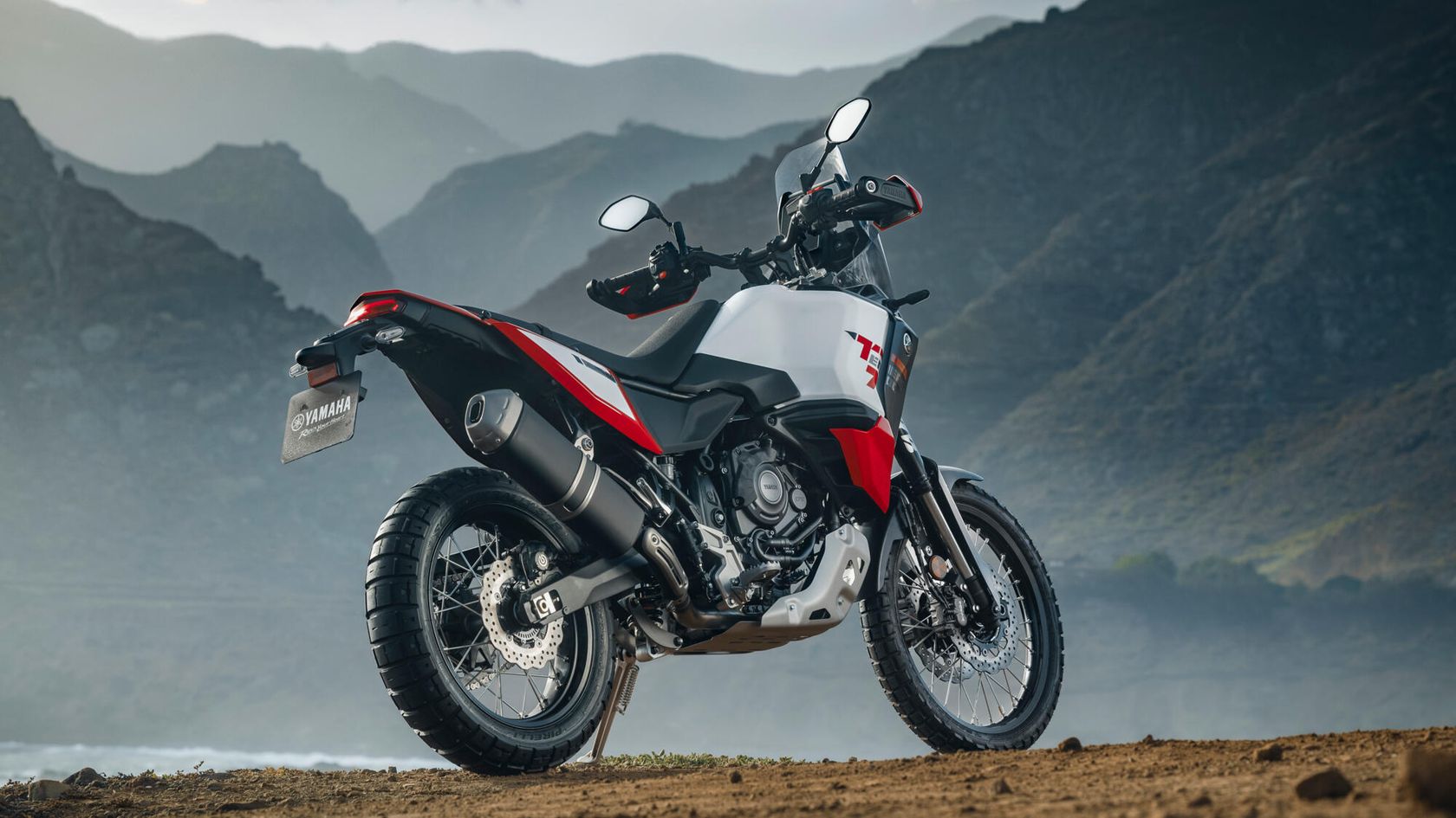 Yamaha Ténéré 700 World Raid 2026 vue arrière droit