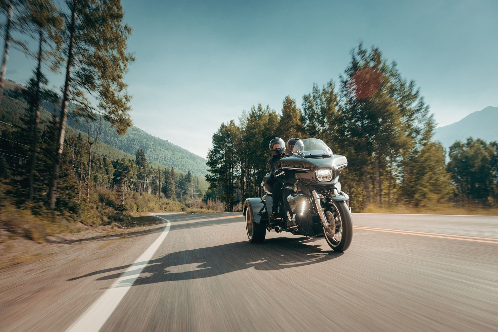 Harley Davidson Street Glide 3 Limited 2026 en action Harley Davidson Street Glide 3 Limited 2026 en action