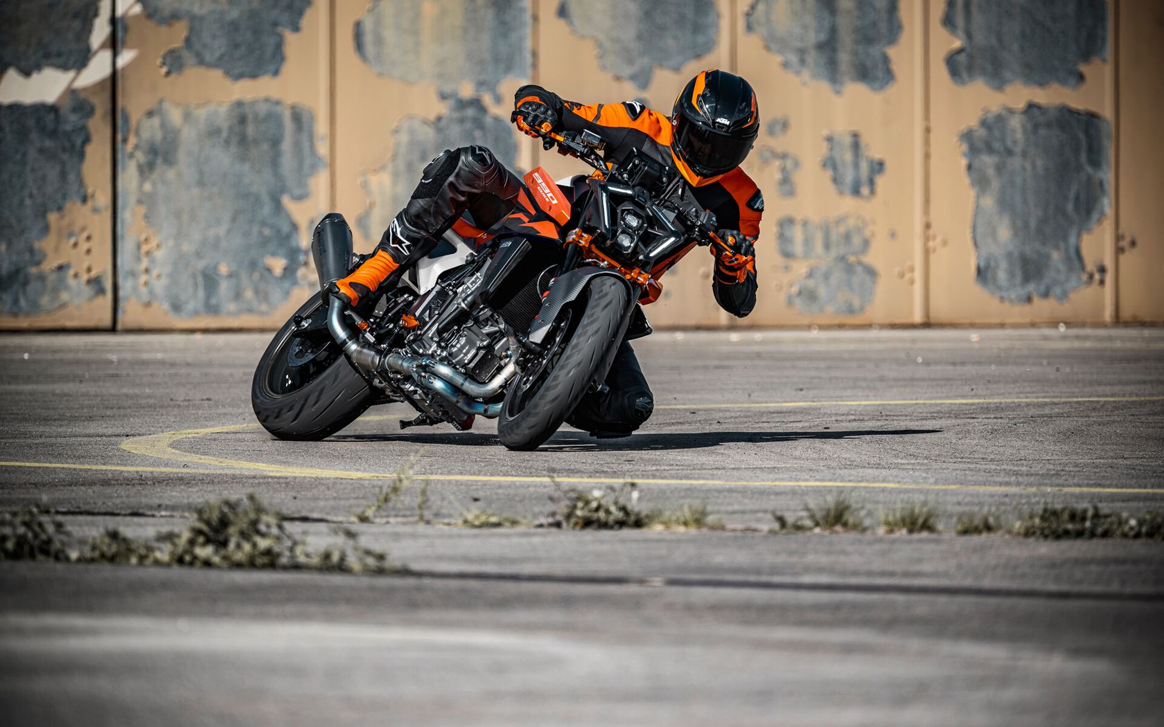 KTM 990 Duke 2026 en action KTM 990 Duke 2026 en action