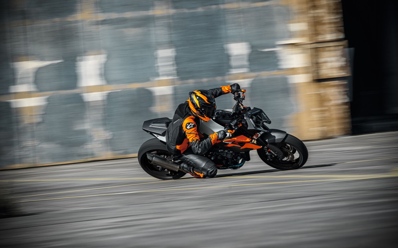 KTM Duke 990 2026 sur l'angle KTM Duke 990 2026 sur l'angle