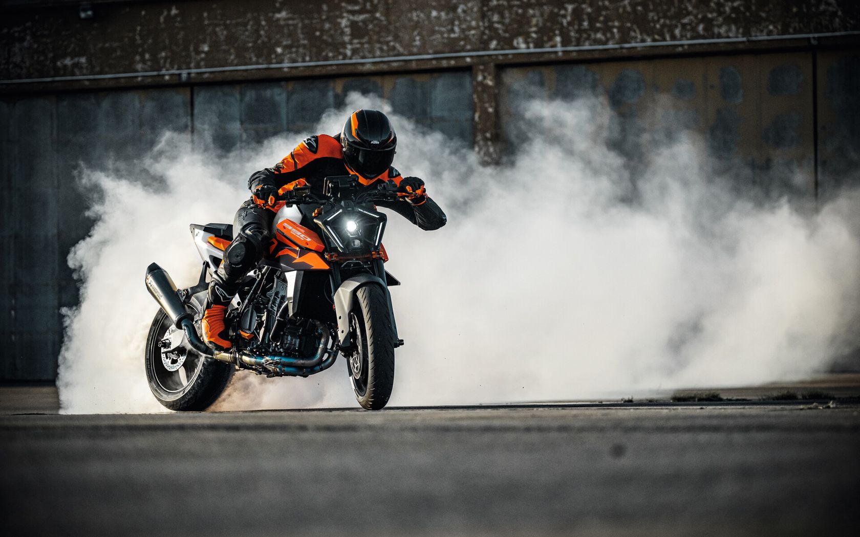 KTM Duke 990 2026 en burn KTM Duke 990 2026 en burn