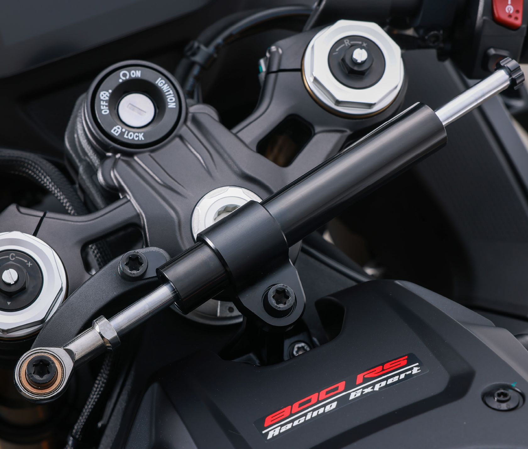 Amortisseur de direction QJMotor SRK 800 RS 2026