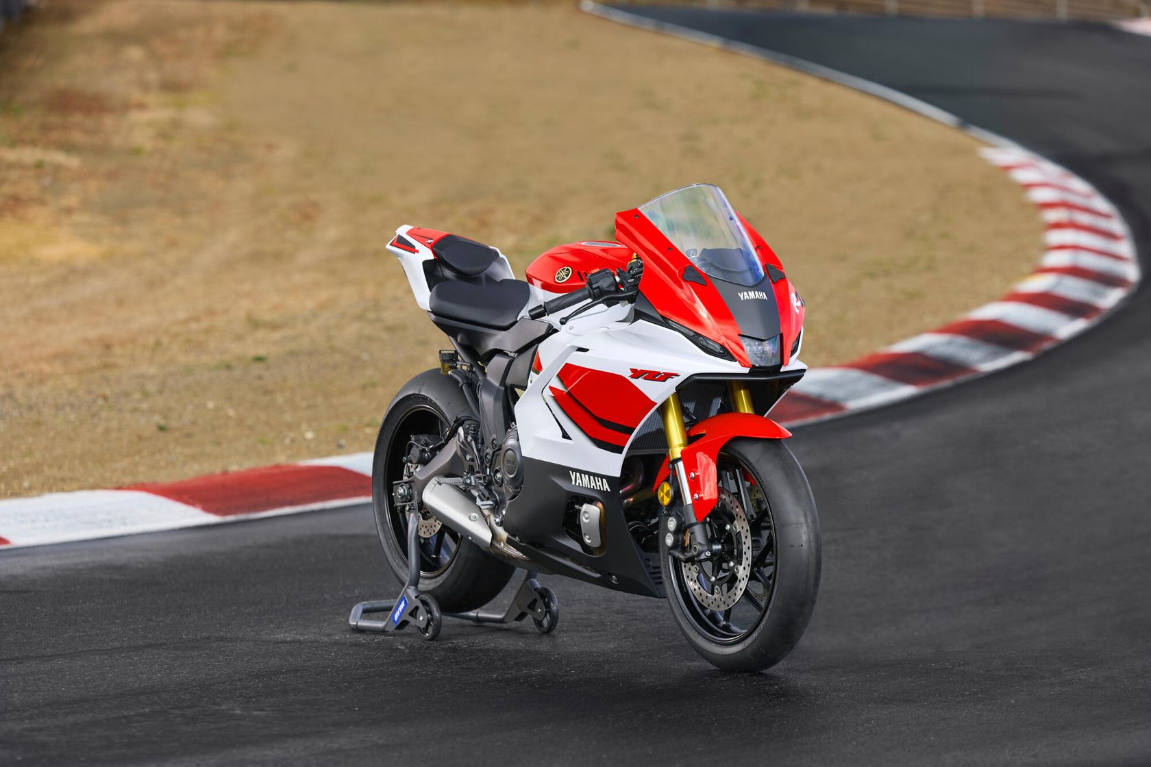 Yamaha R7 2026